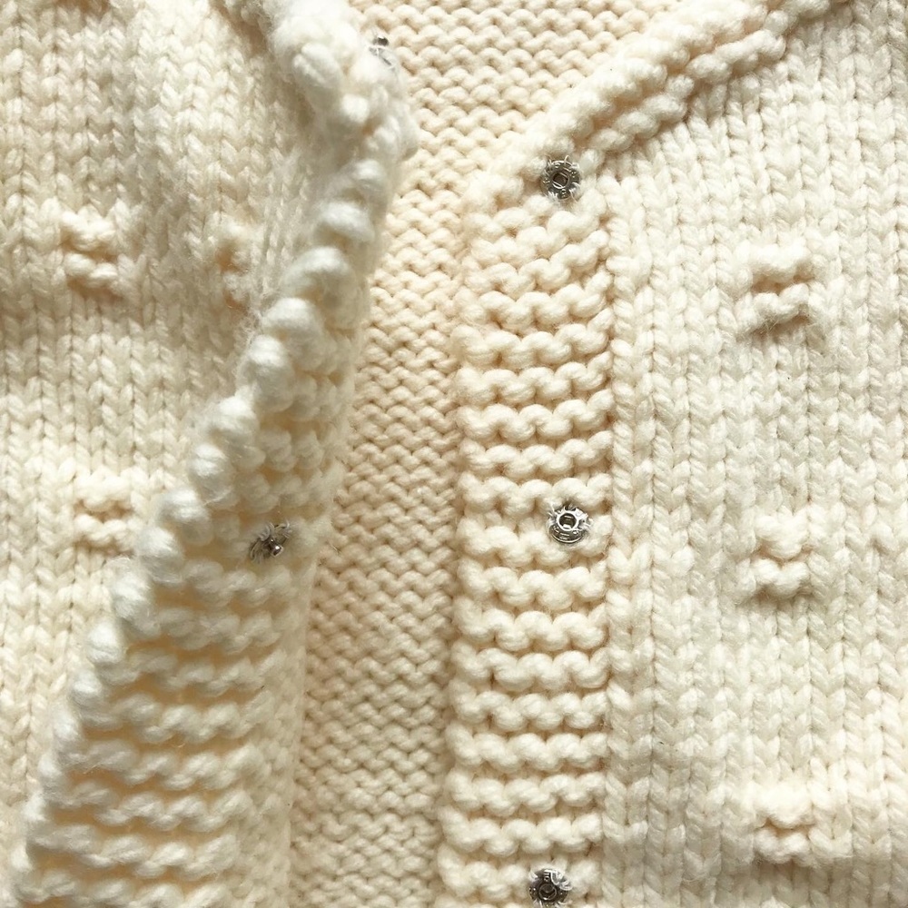 Handknit cream sweater vest fits 5-6Y - Picture 3 of 4